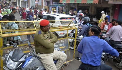All arrangements collapsed... As the crowd of buyers increased in the market, there was traffic jam at many places.