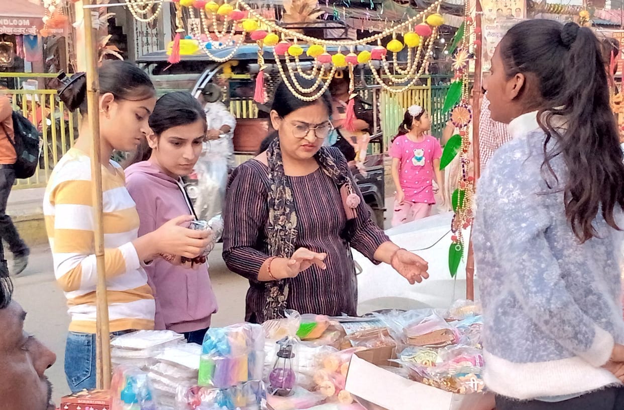 A lot of customers reached the market on Diwali to seek 'happiness'
