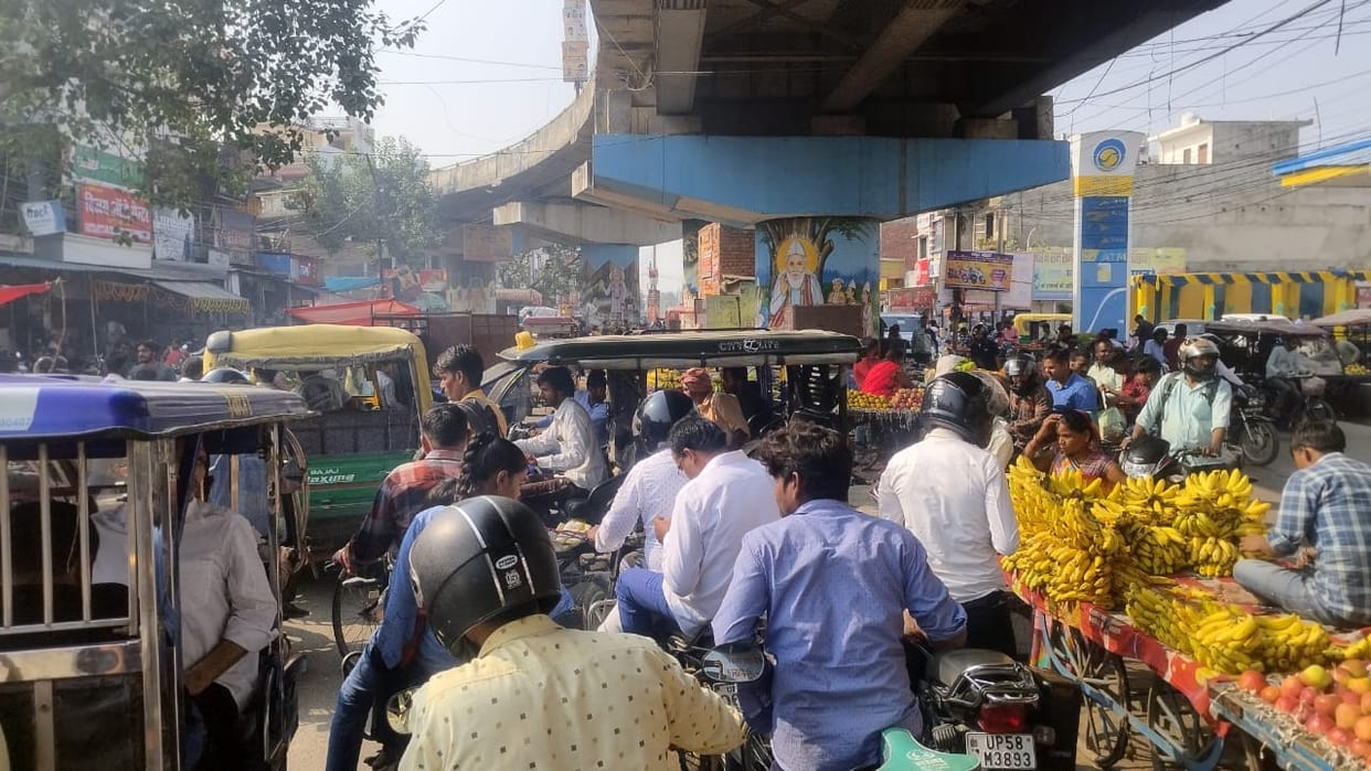 Crowd gathered on Diwali and traffic system failed