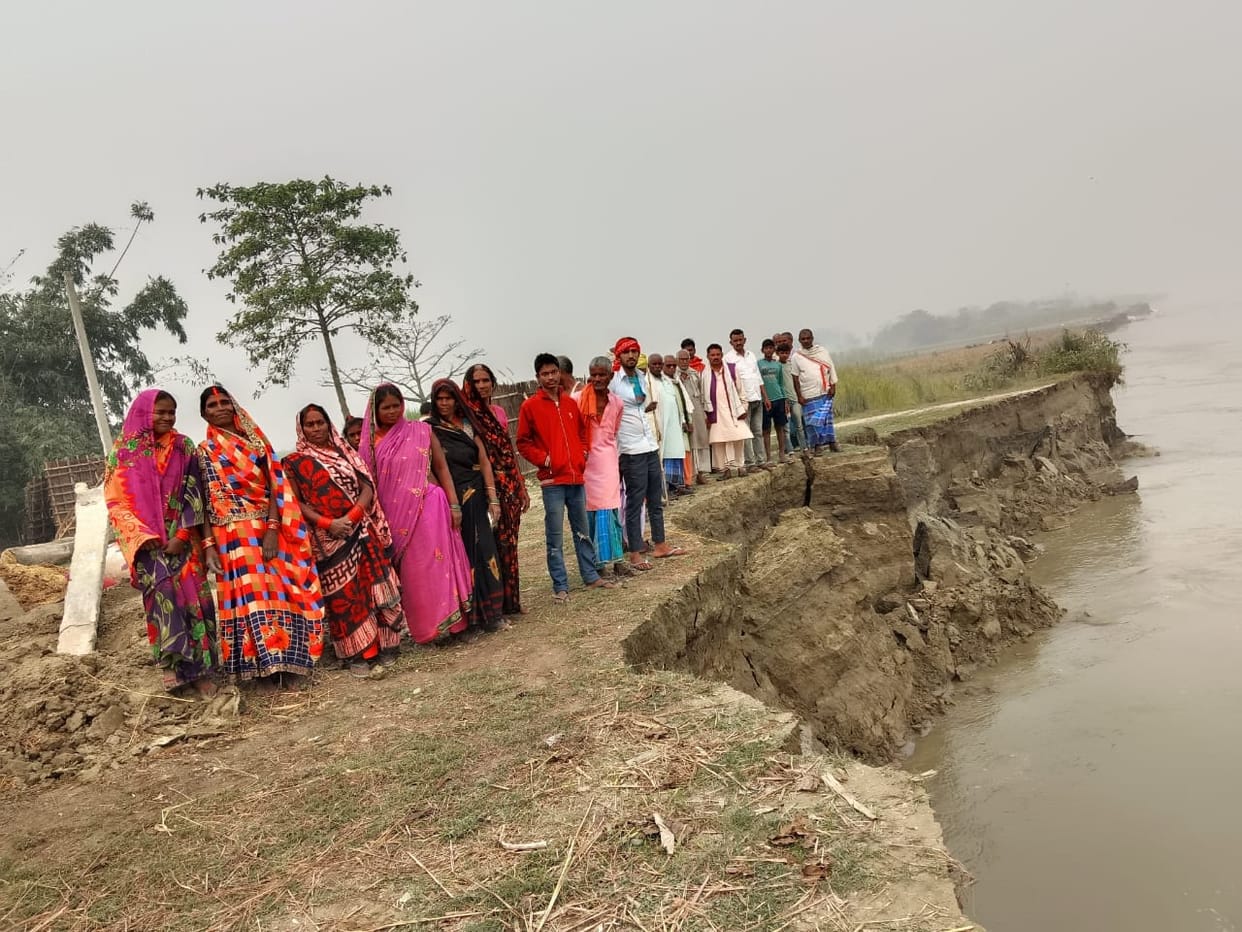Despite low water level, Gandak started harvesting