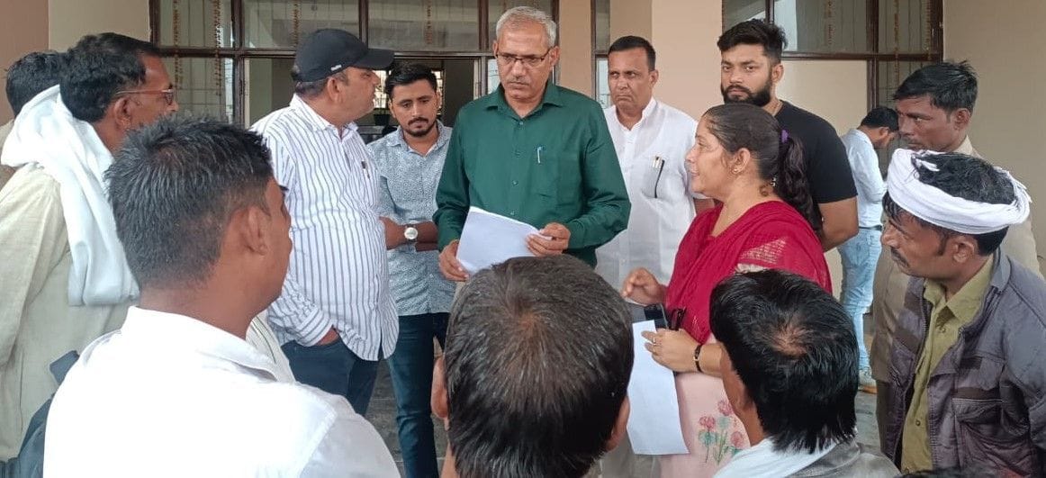 Sanitation workers demonstrated and increased their strike to 20
