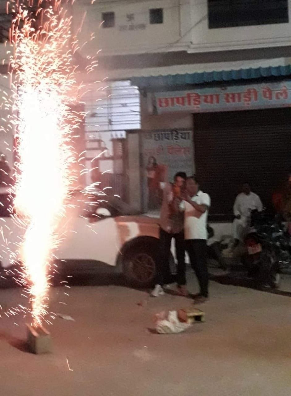 On Diwali night, burnt stubble and firecrackers created a pollution bomb.