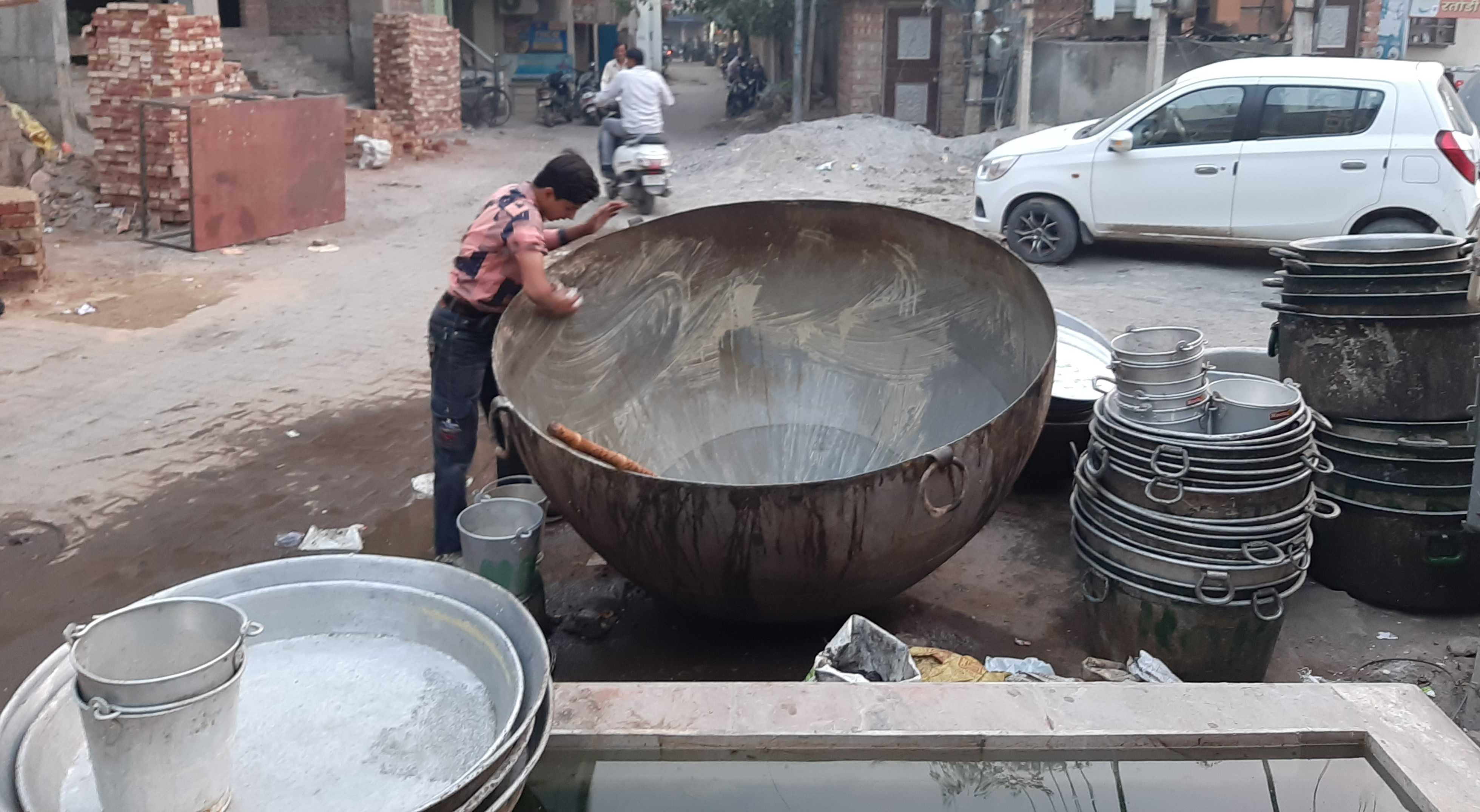 30 quintals of Kadhi will be made in Annakoot Prasad in Sanatan Dharma Hanuman Temple