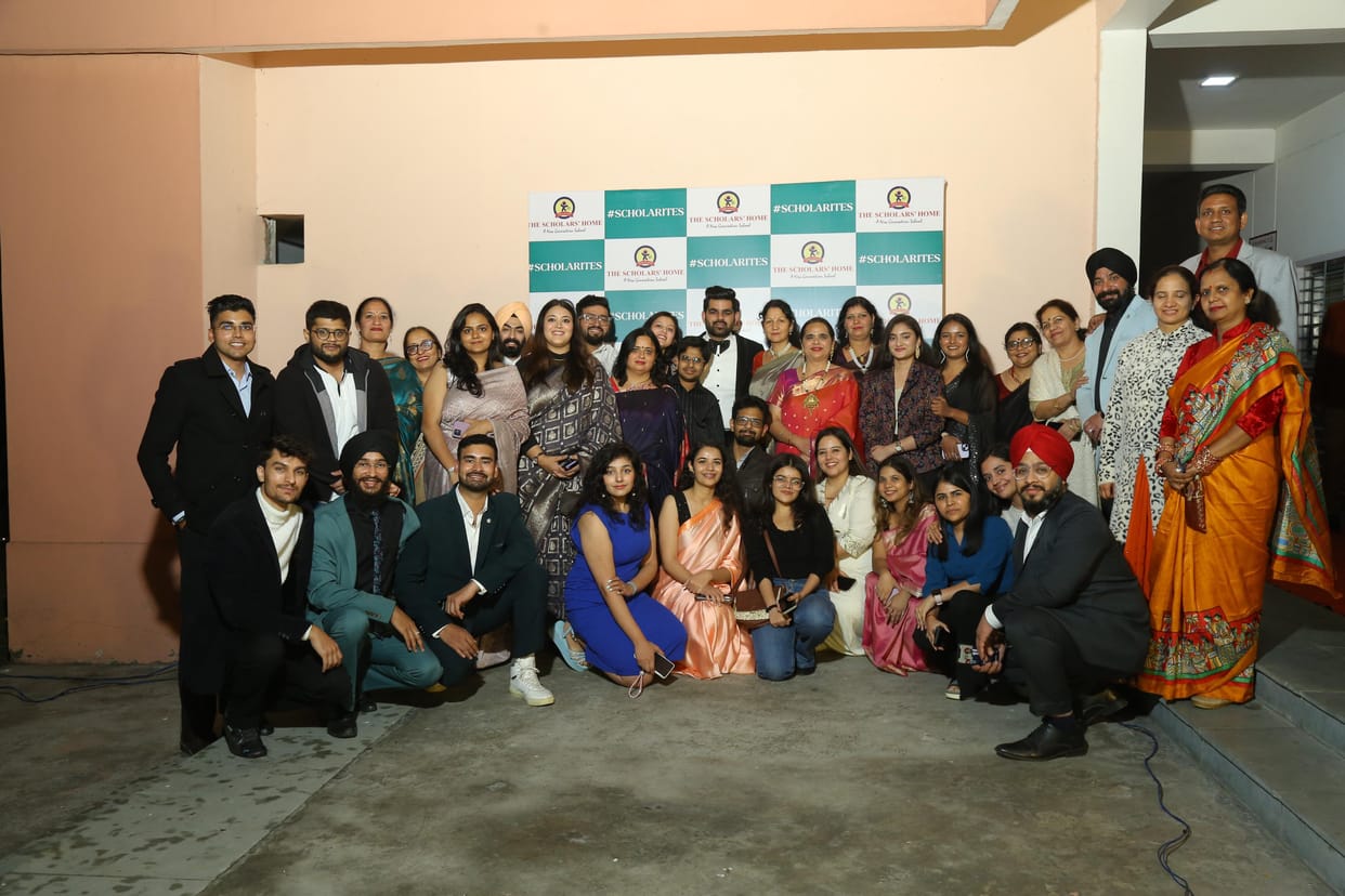 ex studenyts and teachers meeting organised in scholarhome school