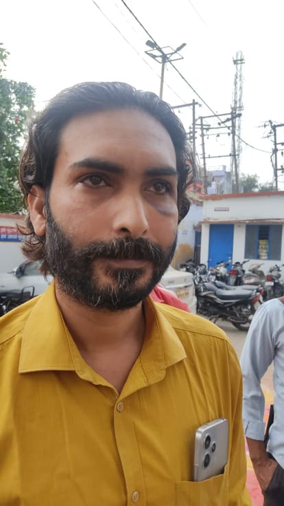 Advocate's scooter hit, accused of snatching money
