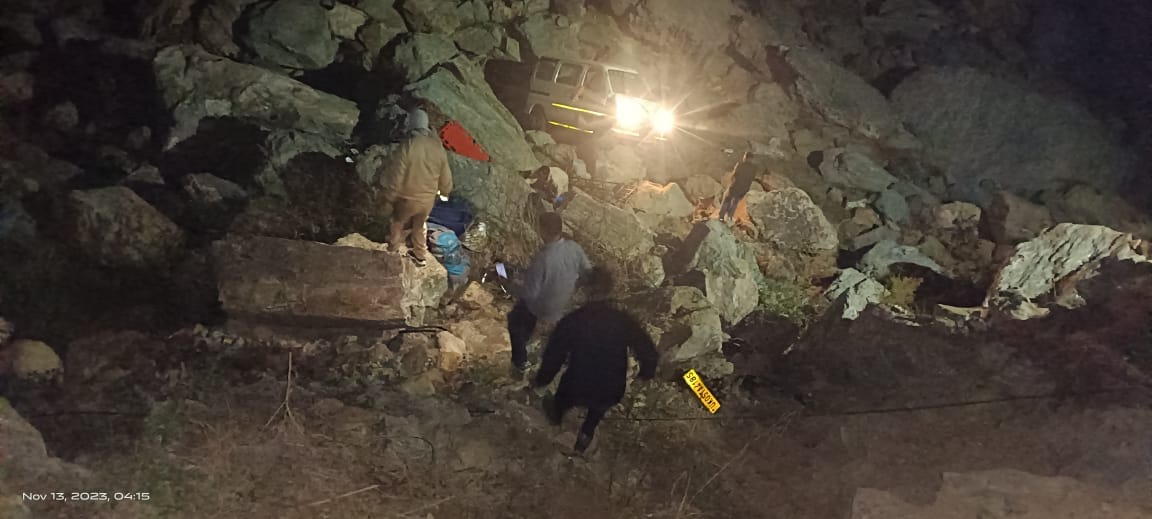 Taxi fell into ditch, one dead