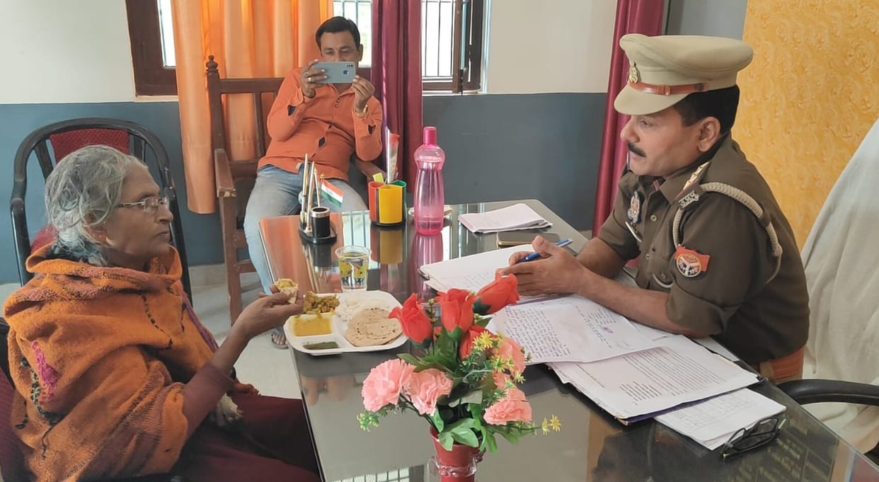 Fed food to an elderly woman and listened to her complaint