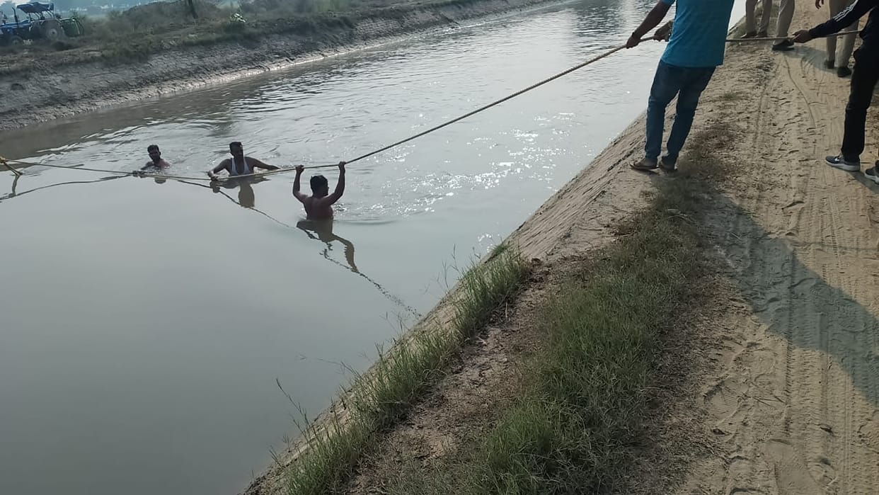 Two children fell into the canal while playing near Bhatol, one was saved and the other drowned