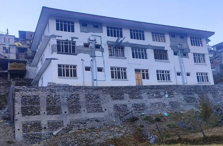 2.50 crores spent in 10 years, the inn could not be ready