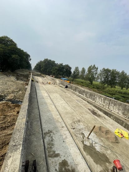 Construction of two big bridges between Shahgarh-Pilibhit completed