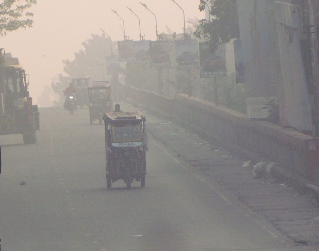 Air quality is bad, blanket of smog is spreading