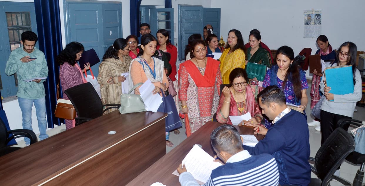 87 candidates appeared for interview for 172 posts of TGT Medical.