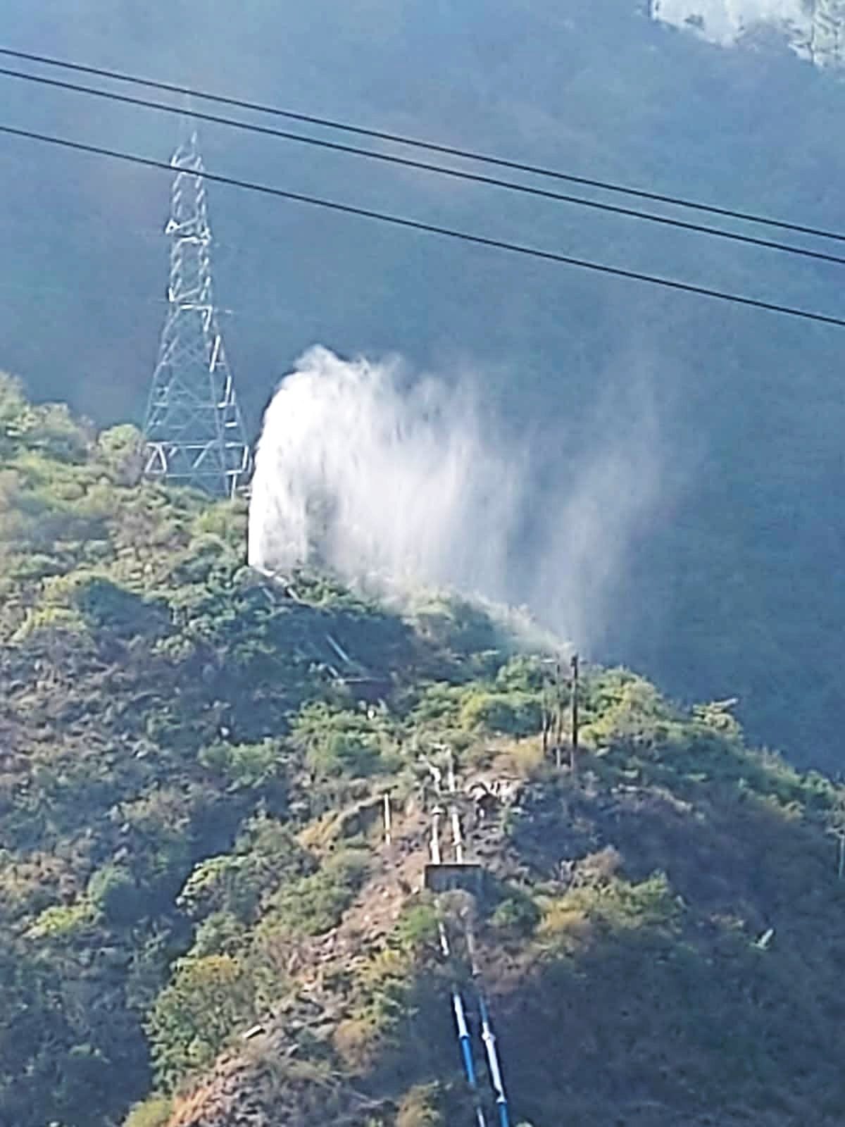From Giri Yojana to the city

incoming pipe leaked