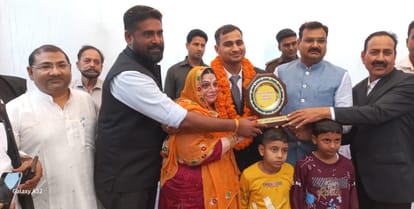 Shadab, who secured 15th rank in PCS, honored