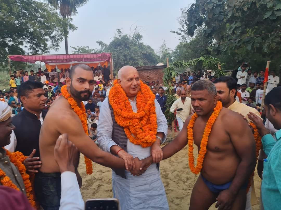 Padrauna's Bachchan upsets Gorakhpur's Amit