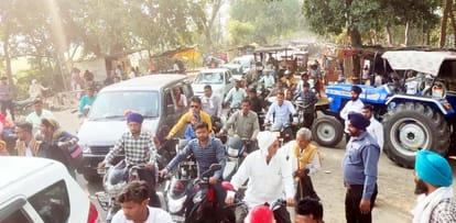 People struggled with traffic jam all day long on the bridge in Maqsudapur.