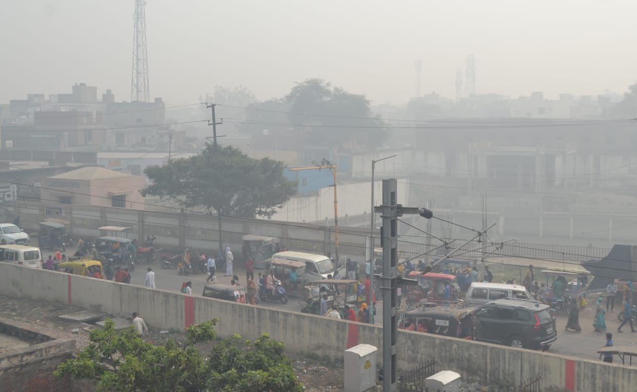 Patients suffering from eye irritation and soreness due to haze