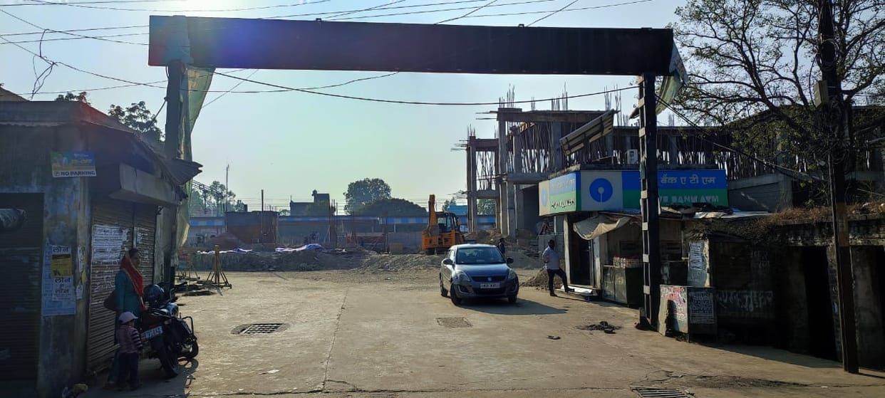 Screw stuck on municipal land near railway station gate