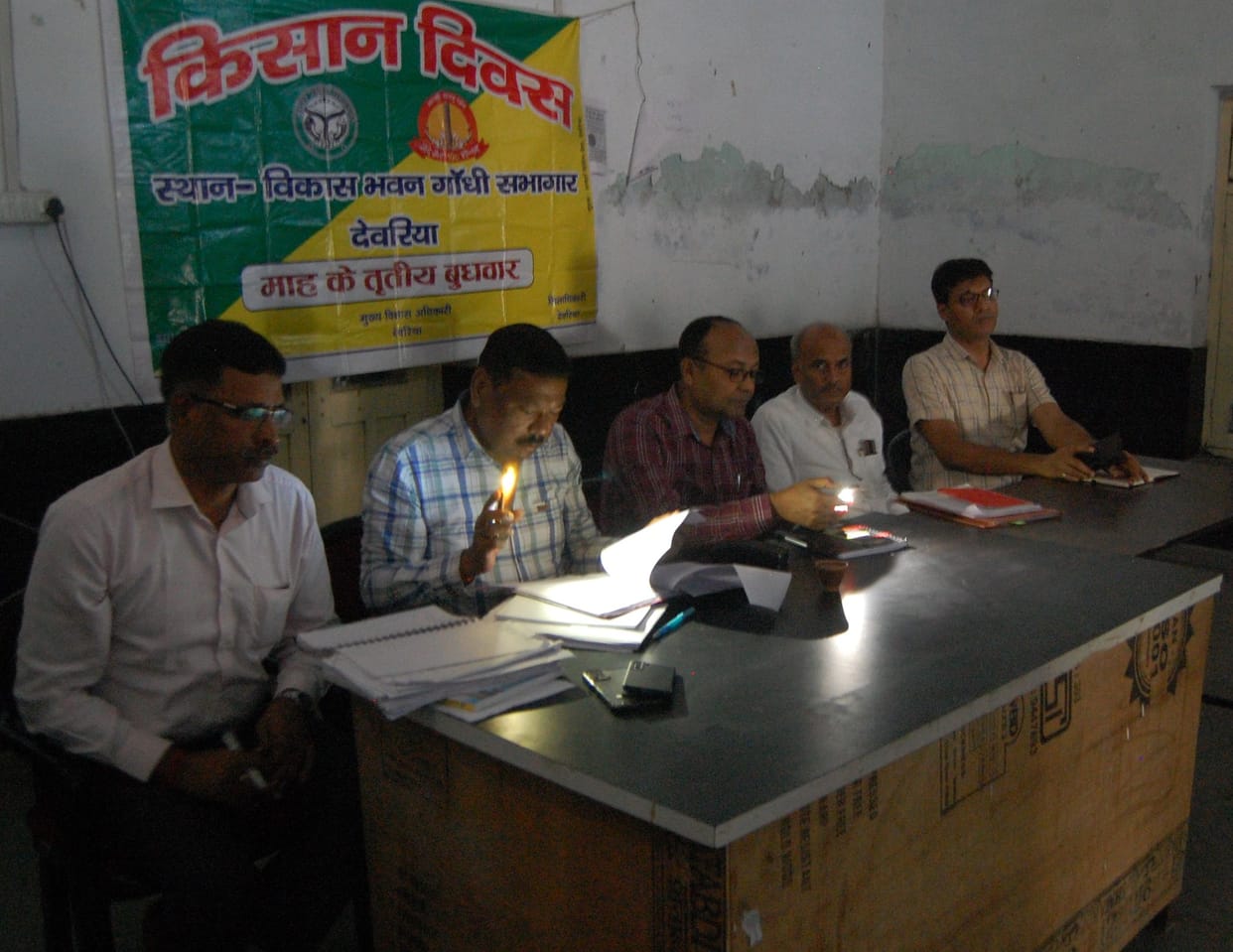 12 farmers arrived after waiting for two hours