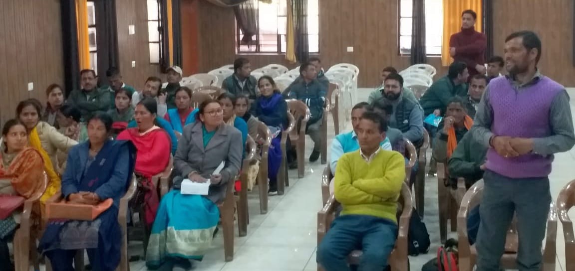 Anger over officials not coming to the area Panchayat meeting