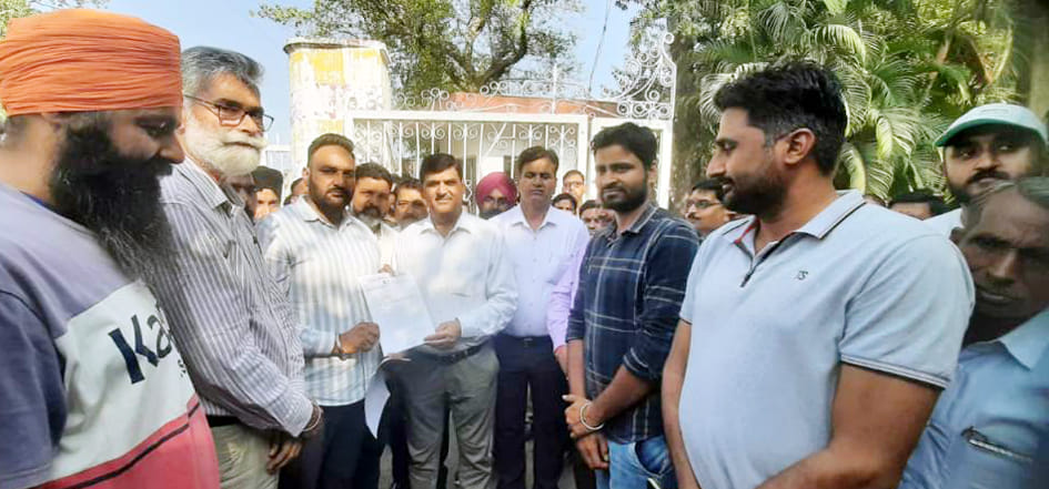 Farmers will disrupt sugarcane supply if payment is not made by 31st