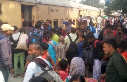 Returning by trains is not easy, reservation is not available