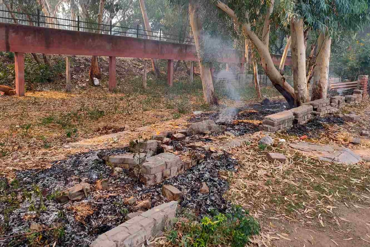 Stubble burnt at two places, no relief from pollution even after 5 days