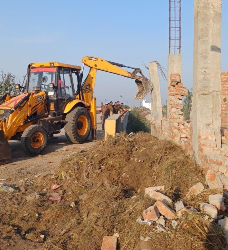 MDA's bulldozer runs on illegal colonies
