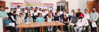 Mayank's project selected in junior, Asif's project selected in senior