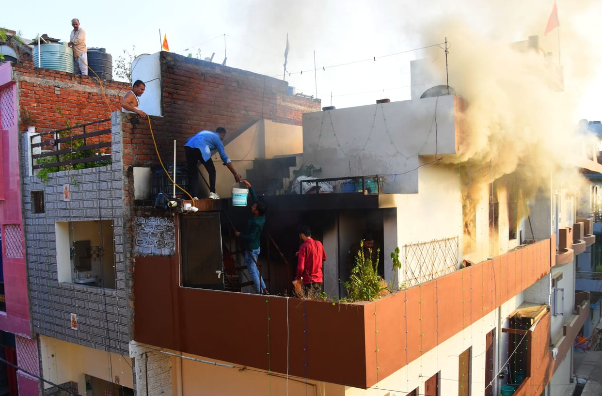 House caught fire, wedding items turned into ashes