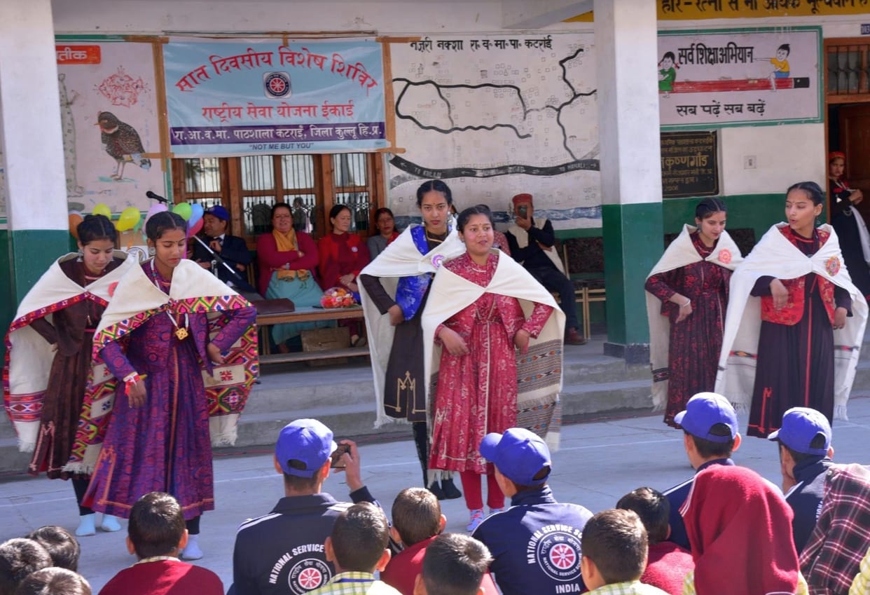 Sarita and Shravan elected best volunteers