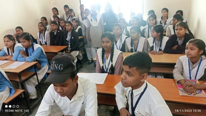 Divyansh, Prabha, Aradhana and Ayyan won the debate.