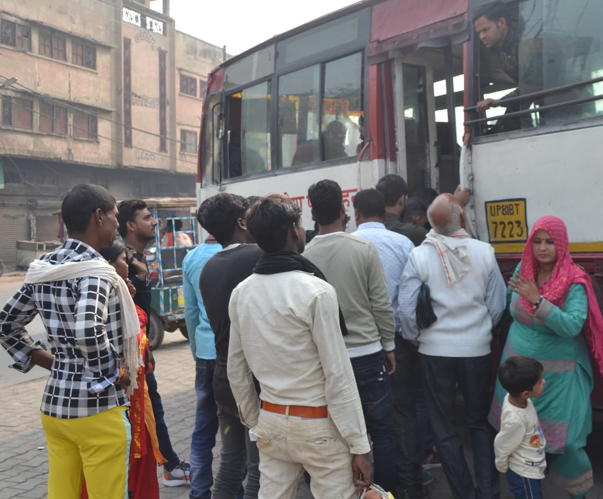 More than 71 thousand passengers traveled in roadways buses