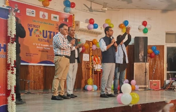 Audience danced to Haryanvi solo dance and group dance