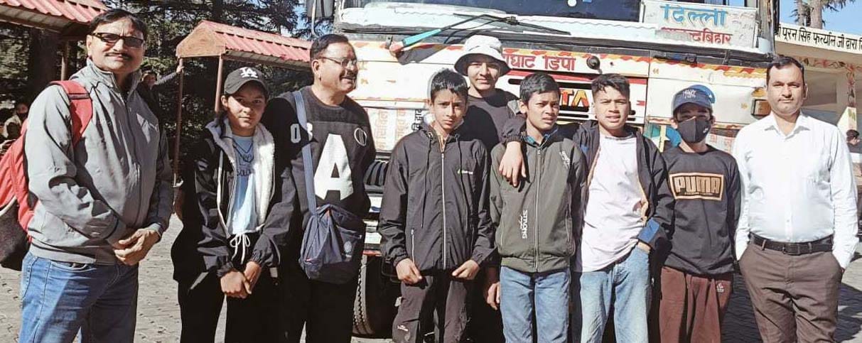 16 member team leaves for state level competition