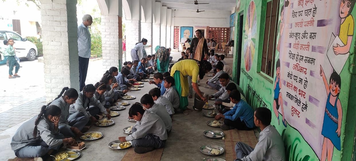Irony: Claim of providing nutritious food, budget of mid-day meal kitchen not released for two months