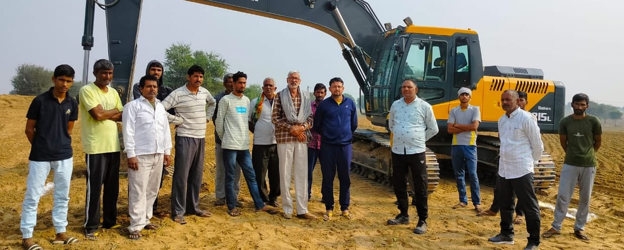 Farmers stopped the work of laying oil pipeline demanding compensation