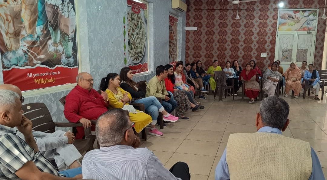 Administration should take strict action against the builder: Residents