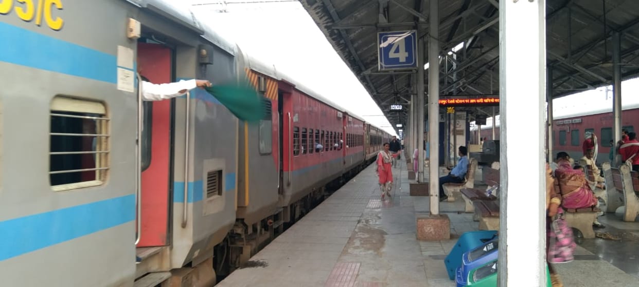 Fighting in Bihar trains, relief on other routes