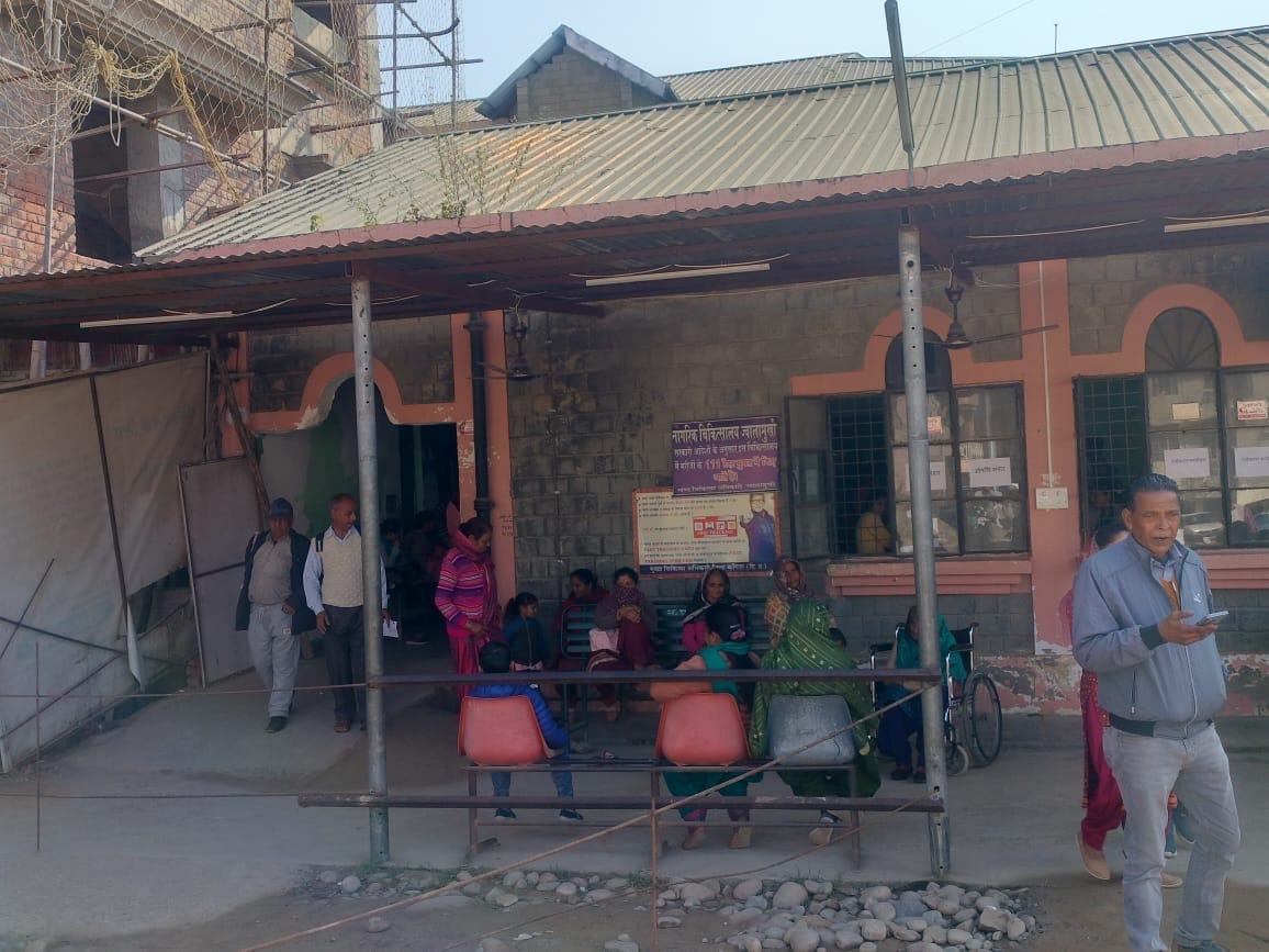Neither medicines nor injections in Jwalamukhi Hospital