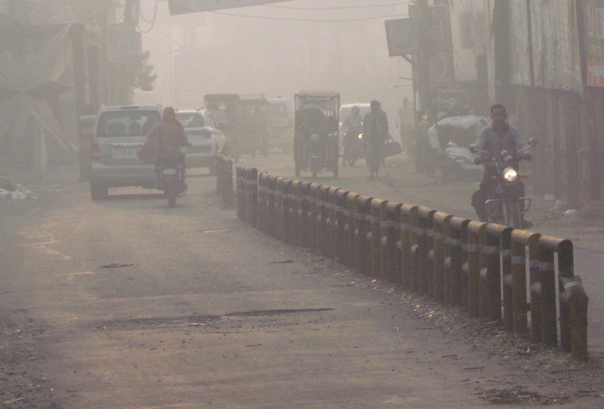 AQI 297, smog and clouds prevail