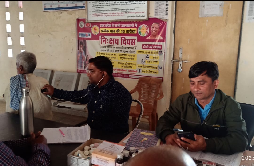 Patients suffering from shortness of breath, fever and cough were given temporary medicines and sent home.