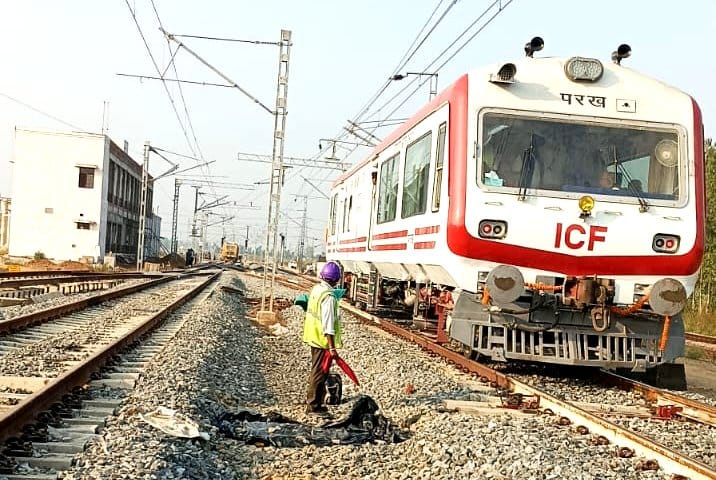 Inspection vehicle ran at 100 km per hour on DFCC