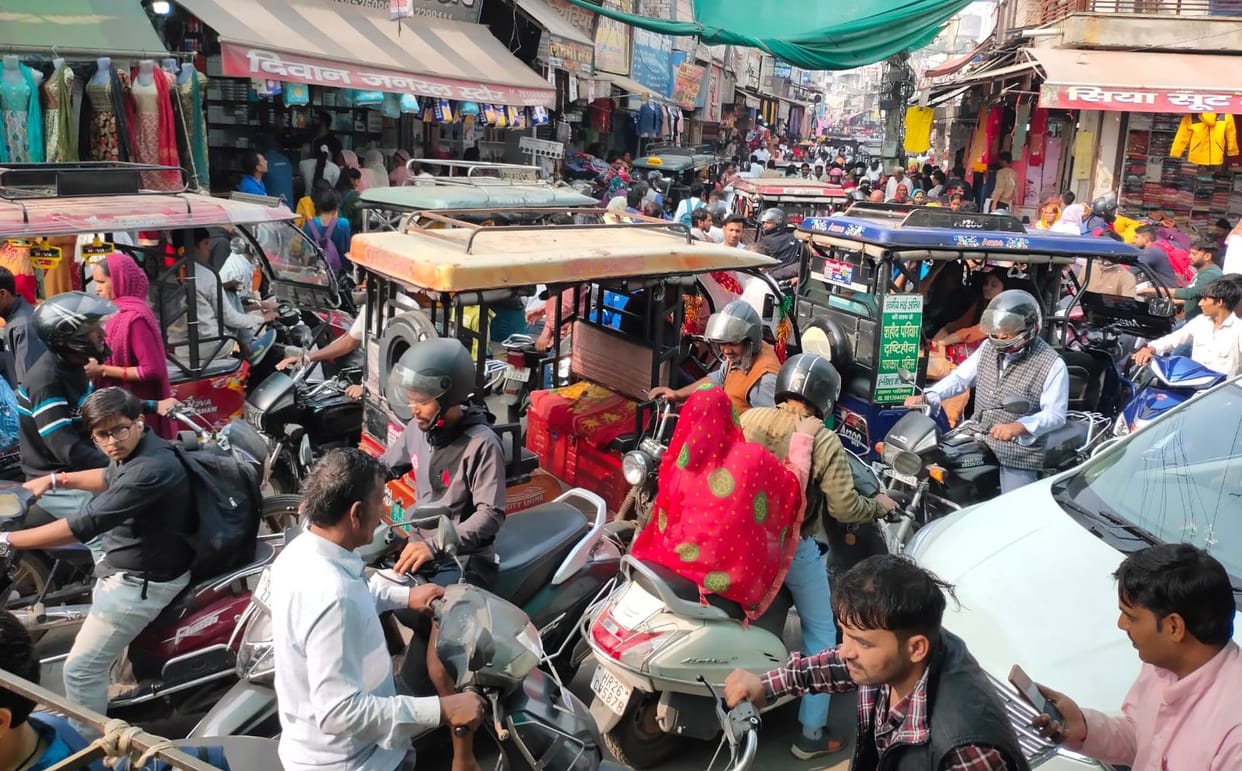 After the festival, no entry was removed from the city markets, again traffic jams are being created