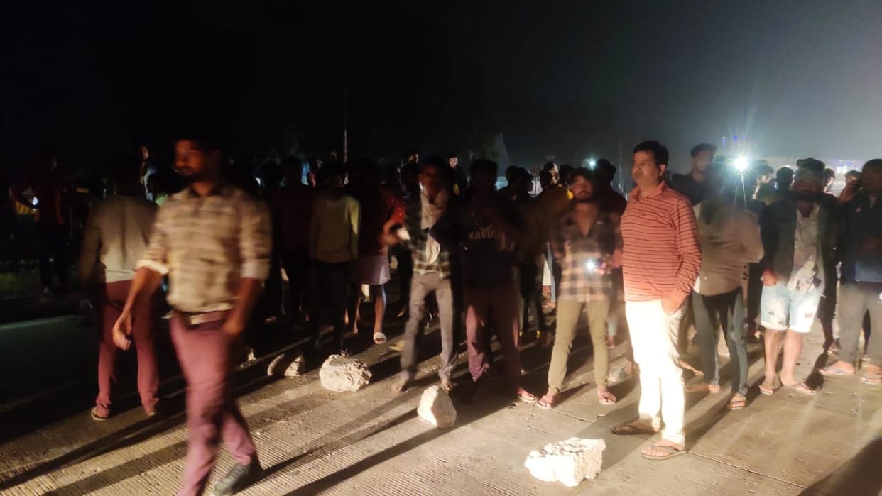 Bike rider injured in accident, villagers blocked Gorakhpur-Varanasi highway