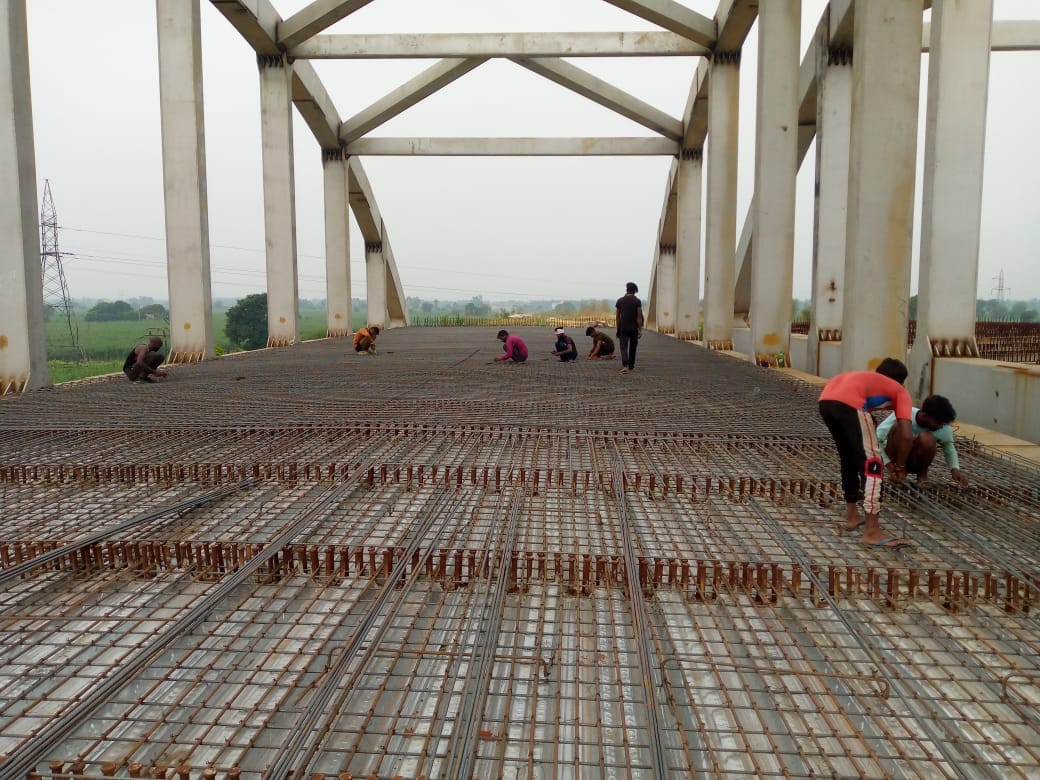 Three overhead bridges of the railway became a hindrance in the transfer of Shamli-Saharanpur highway.