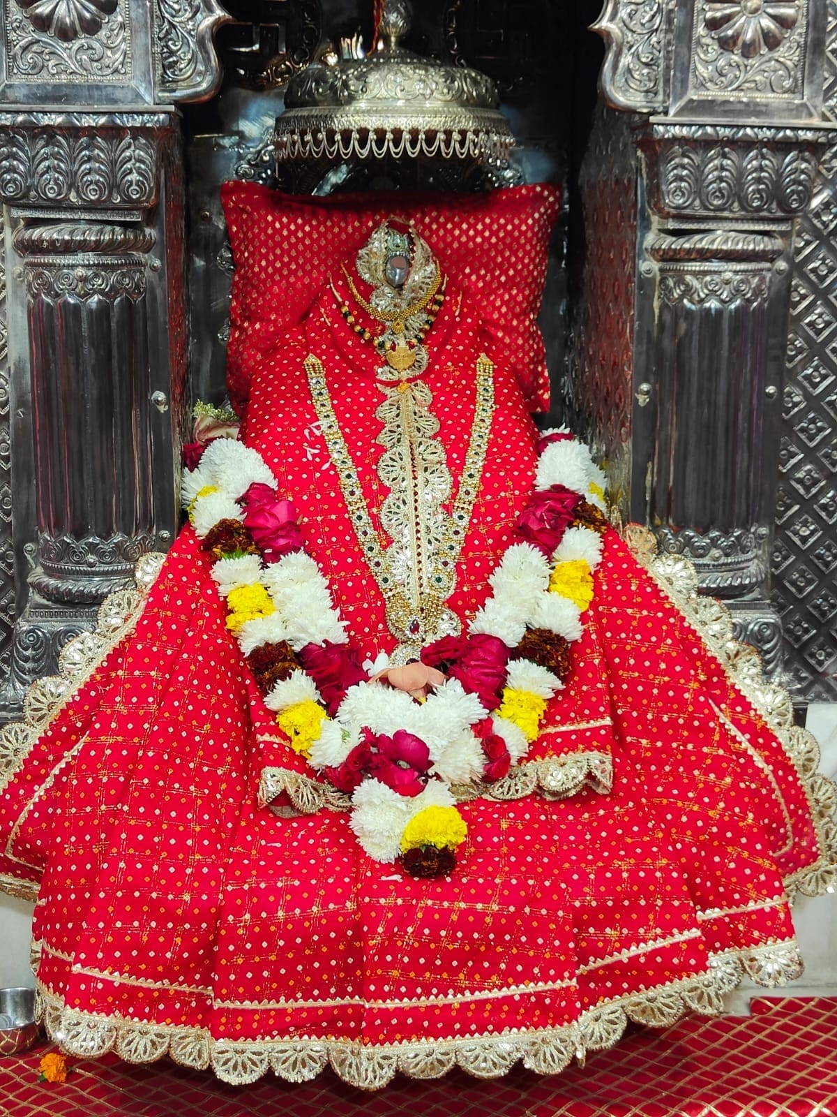 Crowd of devotees gathered on Ashtami, lamps of faith lit