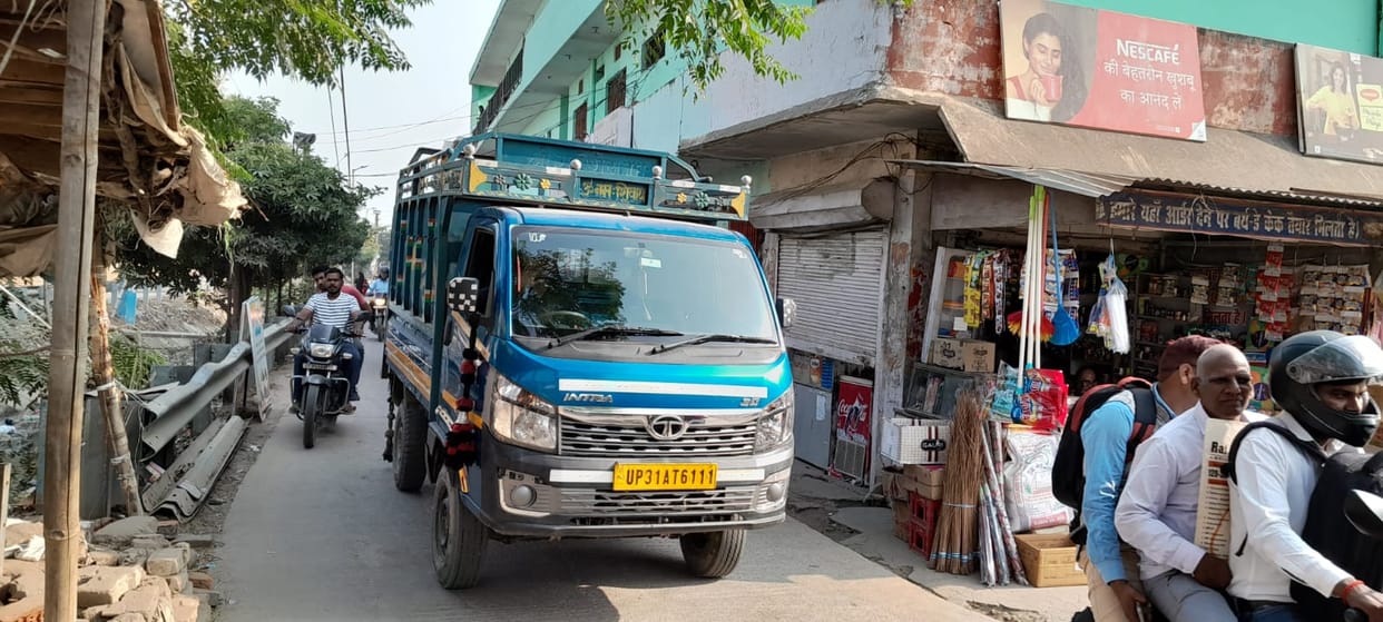 Entry closed to say... Goods vehicles and tractor-trolleys running indiscriminately.