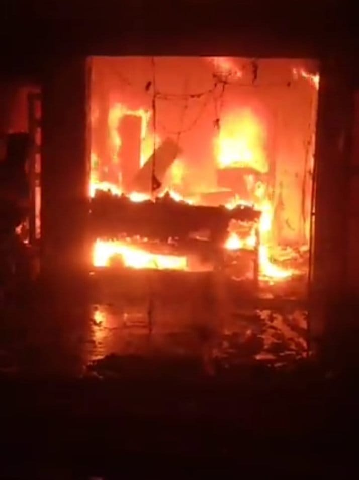 Fire breaks out in mobile shop, loss worth lakhs