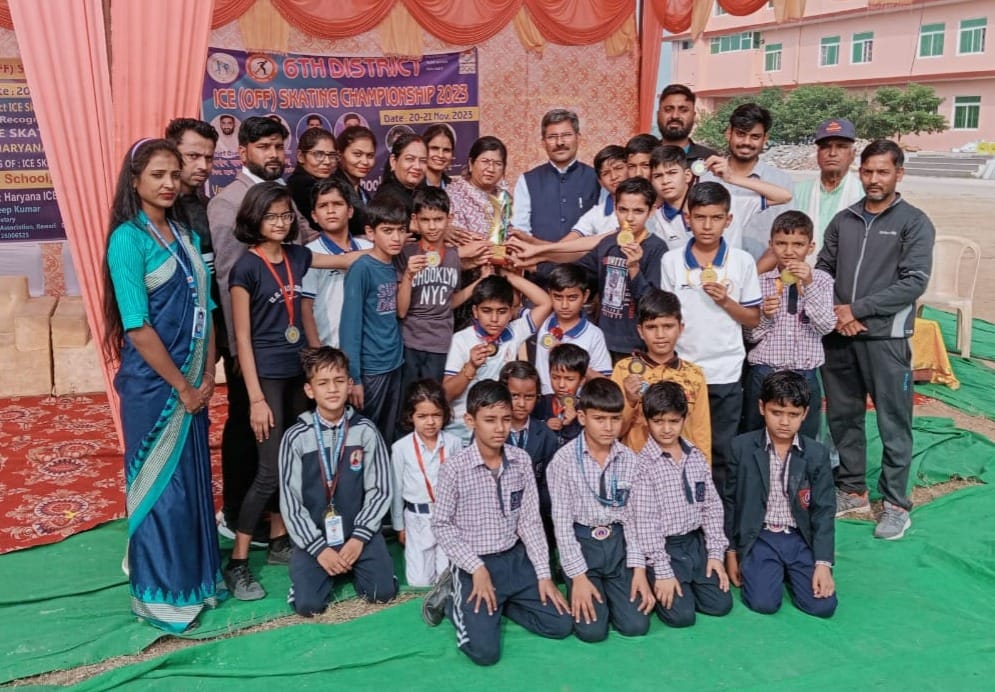 Vivekanyan won the title of overall champion in the district skating championship.